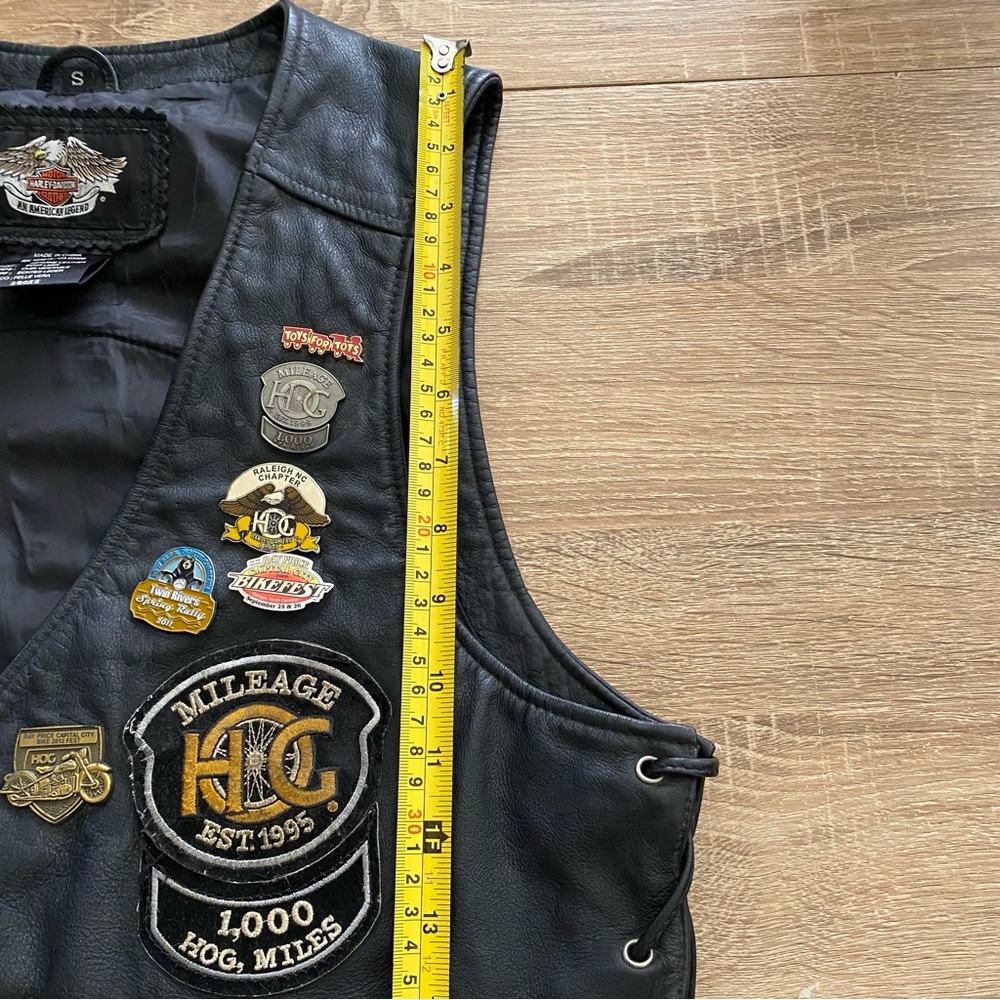 2009 HARLEY DAVIDSON Leather Motorcycle Biking Vest with Patches and Pins - Picture 6 of 16